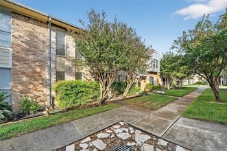 14734 Perthshire Rd in Houston, TX - Building Photo - Building Photo