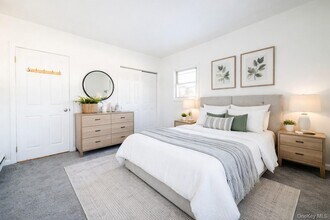 1550 Montauk Hwy in Mastic, NY - Building Photo - Building Photo