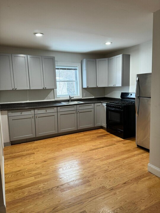 311 Providence Rd in Grafton, MA - Building Photo