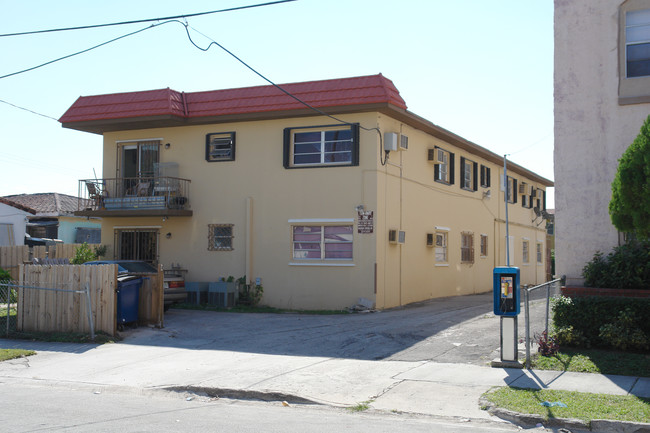 1620 SW 3rd St in Miami, FL - Building Photo - Building Photo