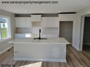 332 Marie Ave in Norwalk, IA - Building Photo - Building Photo