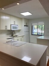 16242 Laurel Dr in Weston, FL - Building Photo - Building Photo