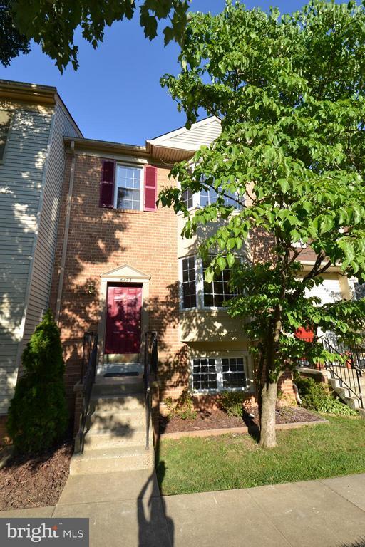 property at 6173 Green Hollow Ct