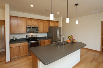 Drumlin Residences Apartments Cottage Grove Wi Apartments