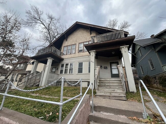 2025 W 4th St, Unit 2027B in Duluth, MN - Foto de edificio - Building Photo