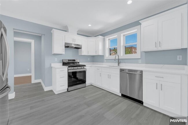 229 Columbia Ave in Cliffside Park, NJ - Foto de edificio - Building Photo
