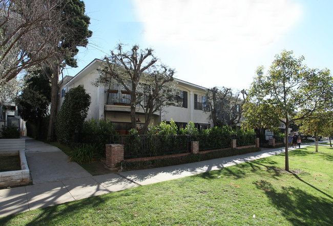 11840 Gorham Ave in Los Angeles, CA - Foto de edificio - Building Photo