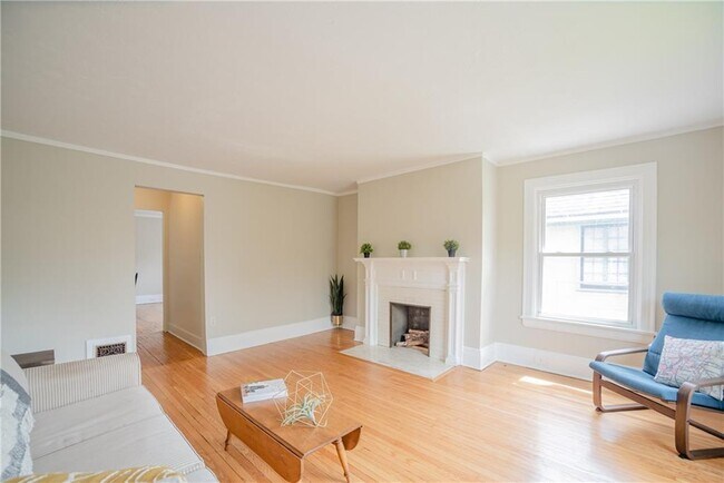 212 Culver Rd in Rochester, NY - Building Photo - Building Photo