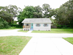 3476 Winton Ave in Sarasota, FL - Building Photo - Building Photo