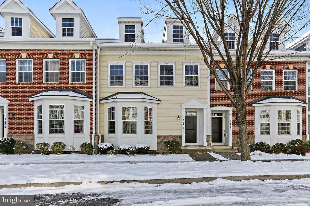 5807 Duncan Dr in Ellicott City, MD - Building Photo