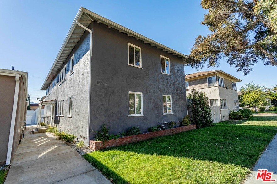 1818 W Glenoaks Blvd in Glendale, CA - Building Photo