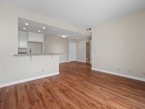 The Madison Apartments in Pasadena, CA - Foto de edificio - Building Photo