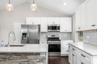 1972 Rollins Ct in Naperville, IL - Building Photo - Building Photo