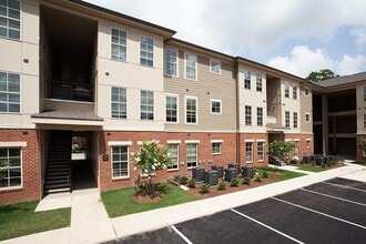 Midtown Row Apartments in Montgomery, AL - Building Photo - Building Photo
