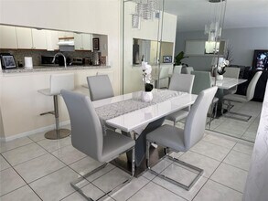 12500 SW 5th Ct in Pembroke Pines, FL - Building Photo - Building Photo