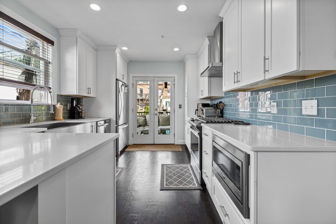 90 Bennington St, Unit 1 in Boston, MA - Building Photo