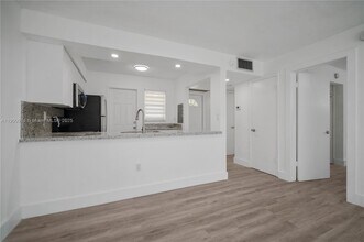 2800 NE 203rd St in Miami, FL - Building Photo - Building Photo