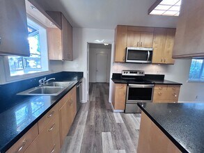 2575 Stansberry Way in Sacramento, CA - Foto de edificio - Building Photo