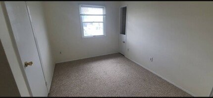 40 Buchanan Ave, Unit Buchanan in Amityville, NY - Foto de edificio - Building Photo
