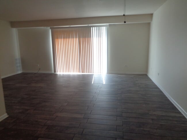 5854 W 76th Pl in Burbank, IL - Building Photo - Building Photo