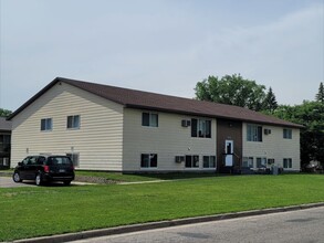 Kaiser East Apartments in St. Cloud, MN - Building Photo - Building Photo