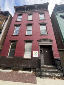 298 3rd St in Troy, NY - Building Photo