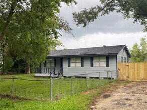 518 Big Deer Dr in Crosby, TX - Foto de edificio - Building Photo