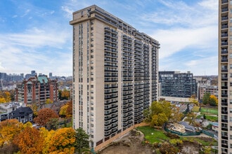 Bretton Place in Toronto, ON - Building Photo - Building Photo