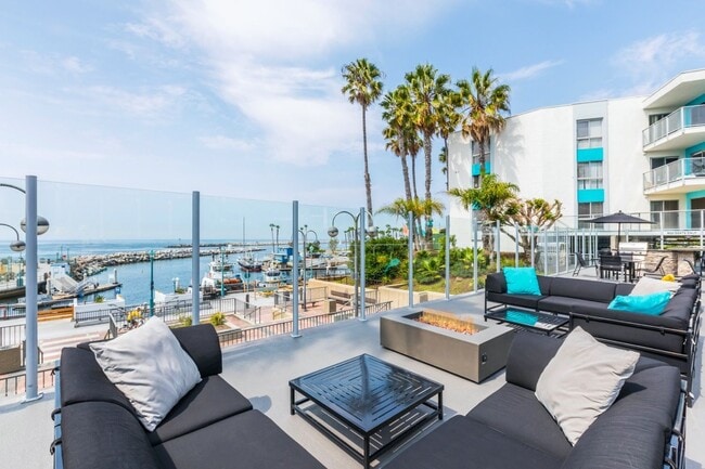 Ocean Club in Redondo Beach, CA - Foto de edificio - Building Photo