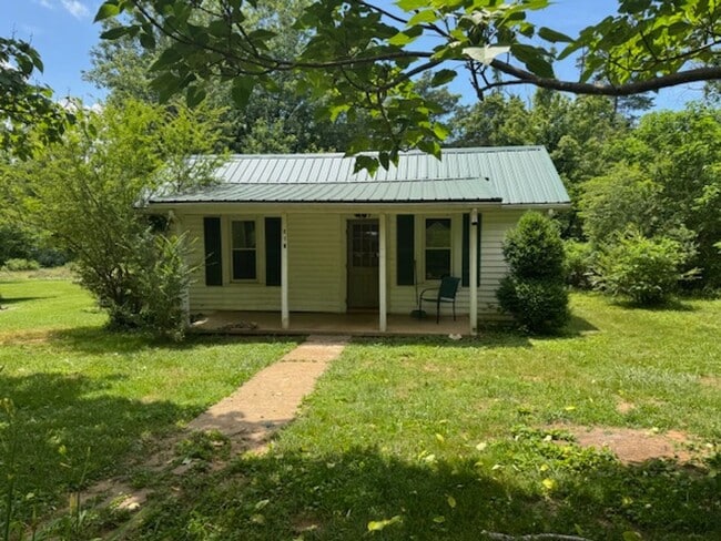 property at 917 Lynch Rd