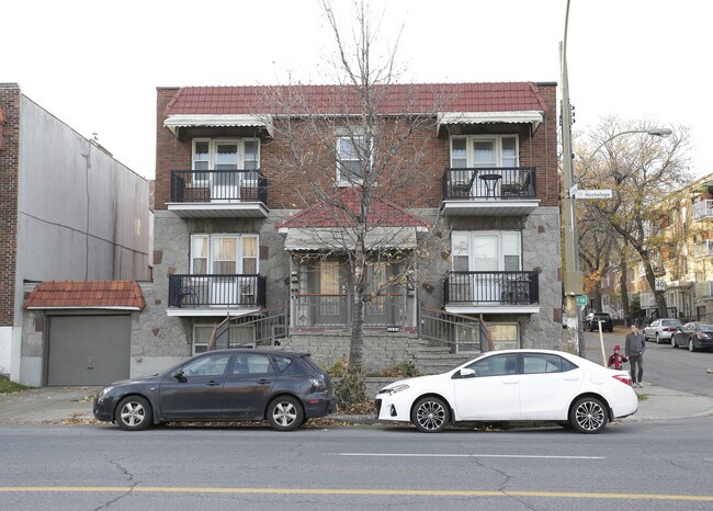 3299 Hochelaga in Montréal, QC - Building Photo - Building Photo