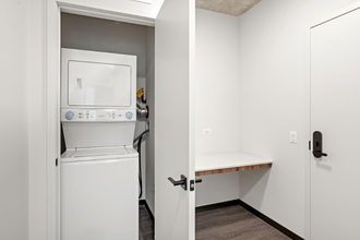 191 N Ashland Ave in Chicago, IL - Building Photo - Building Photo