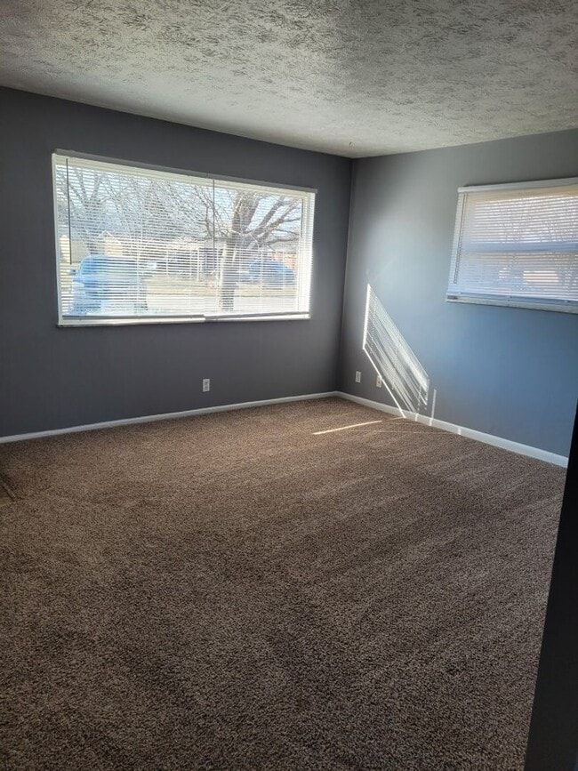 7092-7094 Manor Dr N in Brownsburg, IN - Building Photo - Building Photo