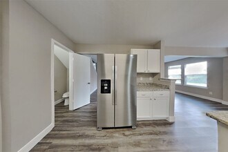 17303 Davenway Dr in Houston, TX - Building Photo - Building Photo