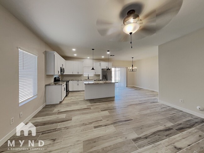 7236 W Zak Rd in Phoenix, AZ - Building Photo - Building Photo