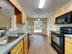 388 Shady Oak Cir in Richmond Hill, GA - Building Photo - Building Photo