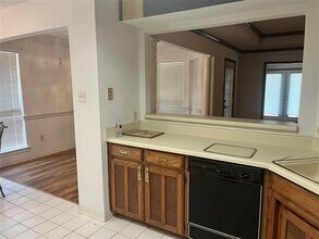 7640 Grassland Dr in Fort Worth, TX - Building Photo - Building Photo