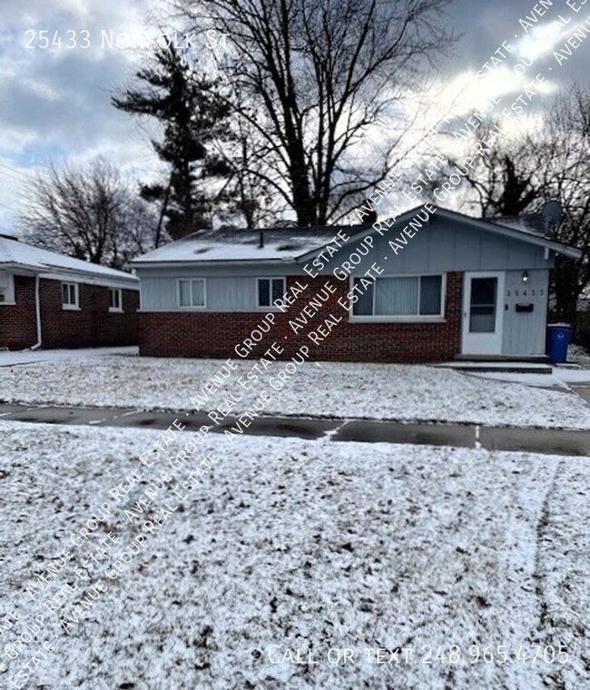 25433 Norfolk St in Dearborn Heights, MI - Building Photo - Building Photo