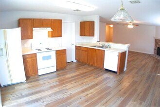 1415 Aztec Tr in Krum, TX - Building Photo - Building Photo