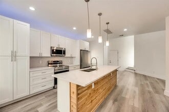 1930 Shaw St in Dallas, TX - Foto de edificio - Building Photo