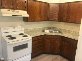 Midway Apartments in Berrien Springs, MI - Building Photo