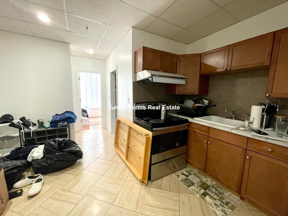 72 Kneeland St, Unit 502 in Boston, MA - Building Photo