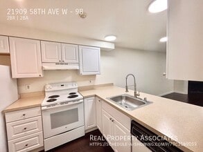 21909 58th Ave W in Mountlake Terrace, WA - Building Photo - Building Photo