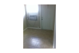 565 SW 6th St in Homestead, FL - Building Photo - Other