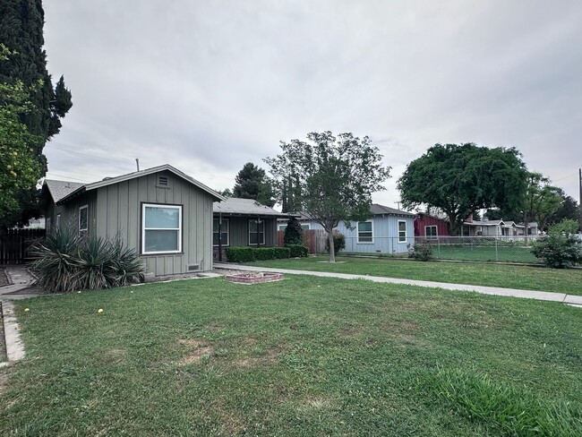 1216 N Conyer St in Visalia, CA - Building Photo - Building Photo