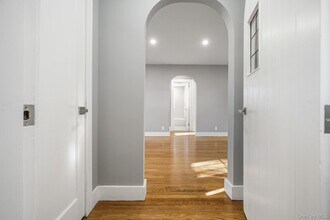 71 Longfellow St in Hartsdale, NY - Building Photo - Building Photo