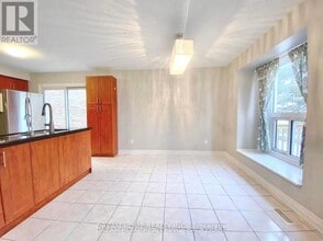 16 Cottsmore Crescent in Markham, ON - Building Photo - Building Photo