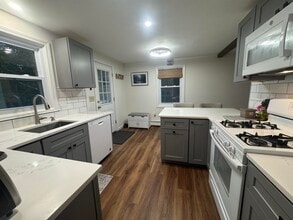 152 Porcupine Cir in Salem, NH - Building Photo - Building Photo