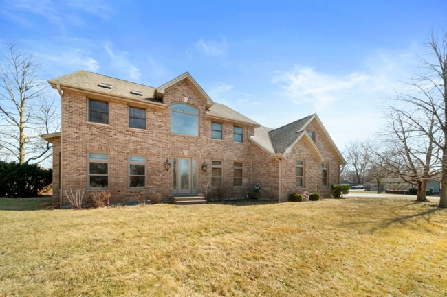 property at 115 E Woodlawn Rd