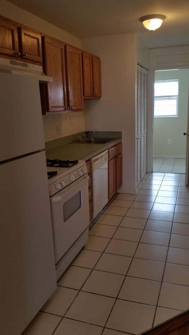 1113-1113 19th St NE